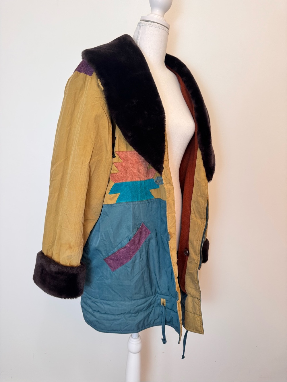 Vintage Mulberry Street Faux Fur Geometric Applique Coat S Colorblock - Picture 6 of 8